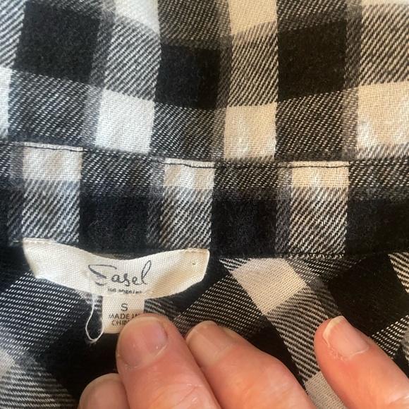 Easel size small quarter button tunic - Picture 6 of 7